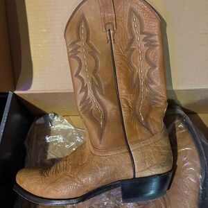 Lychee Brand New never work cowboy boots
